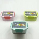 Box repas ouverte sur table