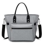 Lunch bag gris sur table