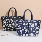 Vue latérale du lunch bag