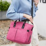Sac sur une table