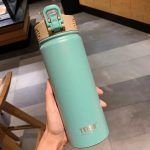 gourde compacte en déplacement