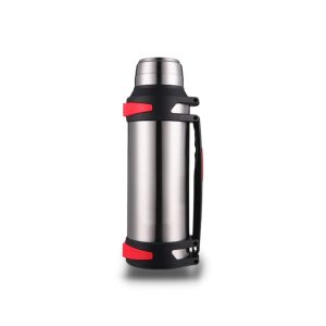 Grand thermos en situation