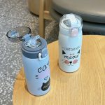 Thermos Chat emporté en voyage
