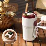 Chocolat chaud versé