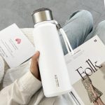 Thé chaud en bouteille