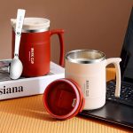 Thermos ouvert avec couvercle